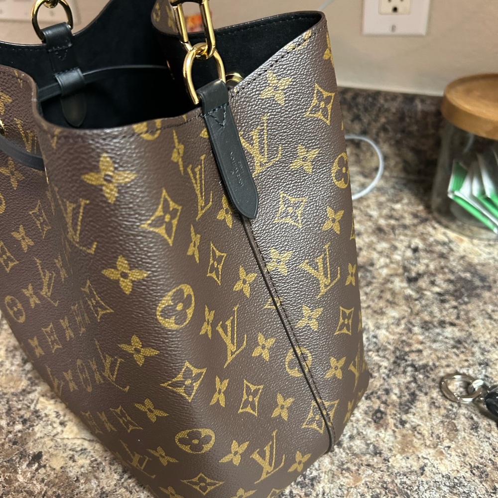Louis Vuitton NeoNoe MM - Picture 5 of 9